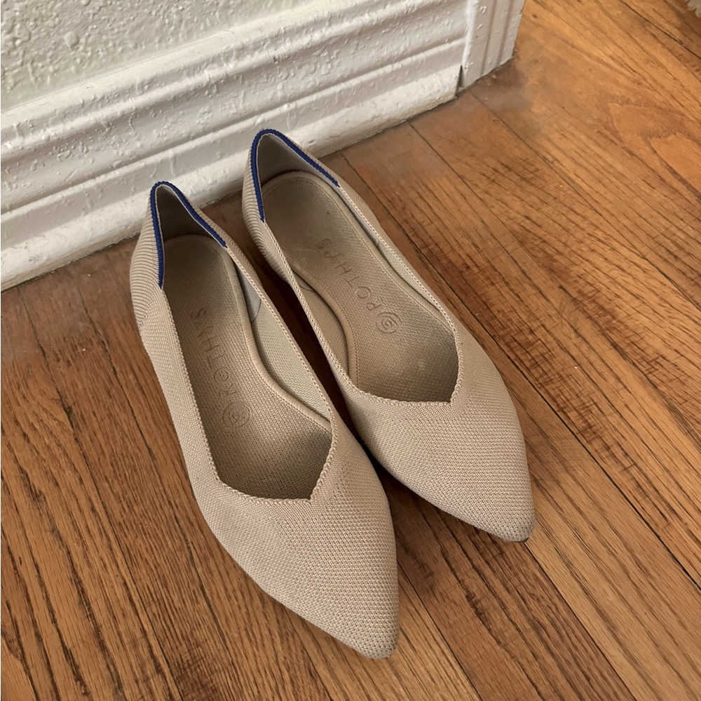 Rothy’s Point in Ecru size 8.5